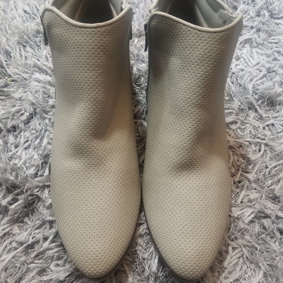 UNIONBAY Shoes - UNIONBAY ANKLE BOOTS 🙎‍♀️😍